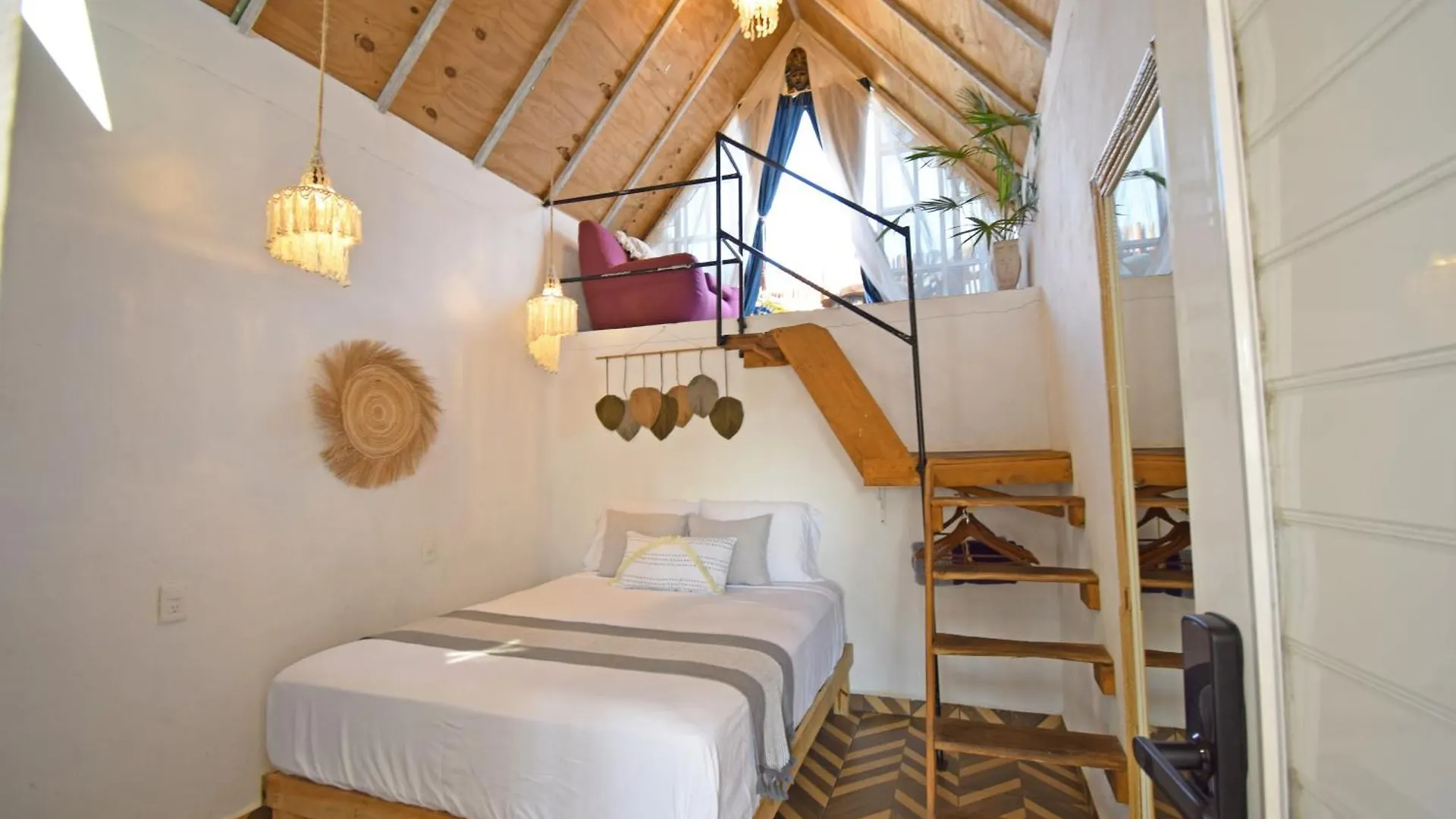 Homestay Casa Nomis Cancun Mexico